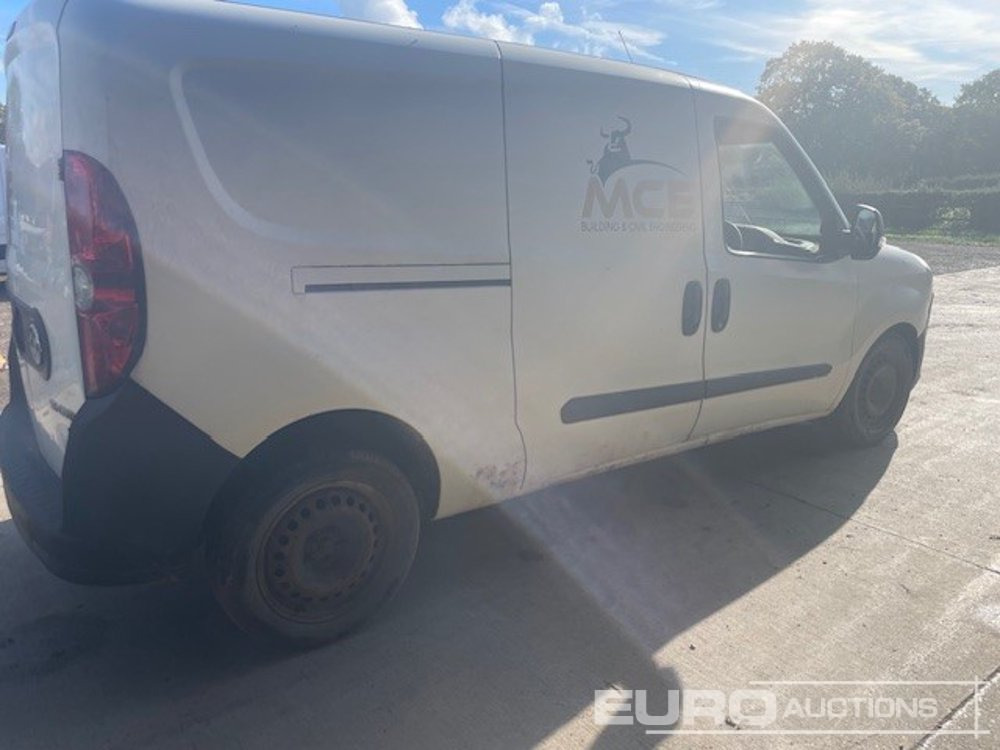 2015 Vauxhall Combo CDTI - Мало комбе, Комби со двојна кабина: слика 4 2015 Vauxhall Combo CDTI - Мало комбе, Комби со двојна кабина: слика 4