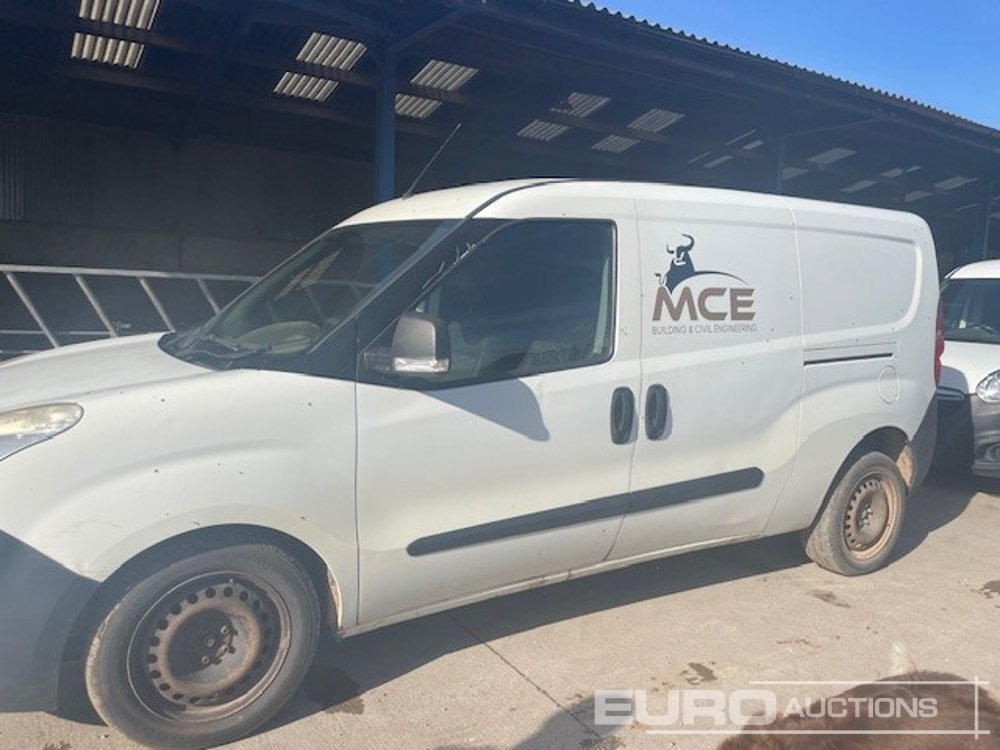 2015 Vauxhall Combo CDTI - Мало комбе, Комби со двојна кабина: слика 2 2015 Vauxhall Combo CDTI - Мало комбе, Комби со двојна кабина: слика 2
