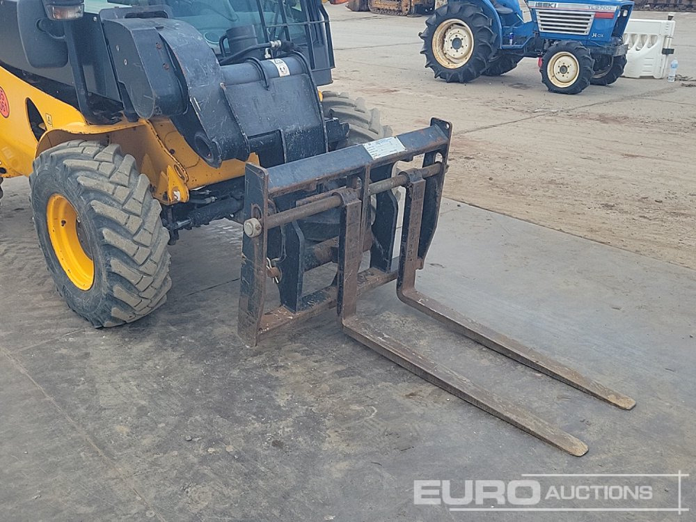 Телескопски ракувач 2017 JCB 520-40: слика 14