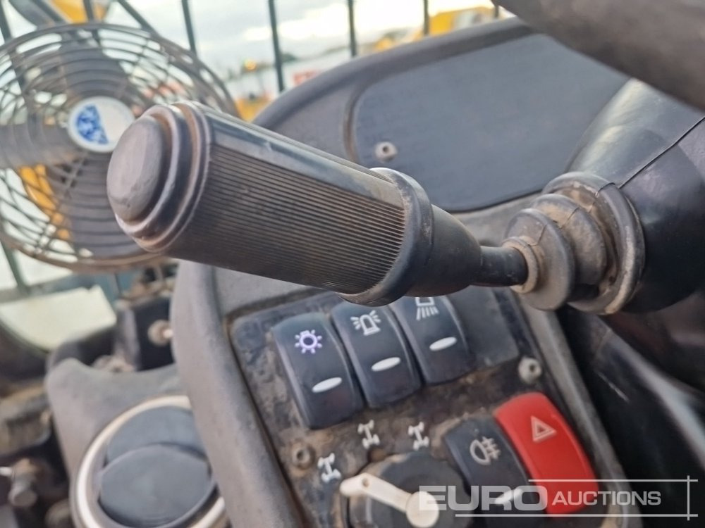 Телескопски ракувач 2020 JCB 540-200: слика 40