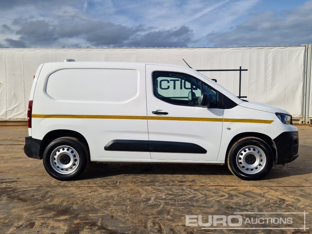 Мало комбе 2021 Peugeot Partner: слика 6