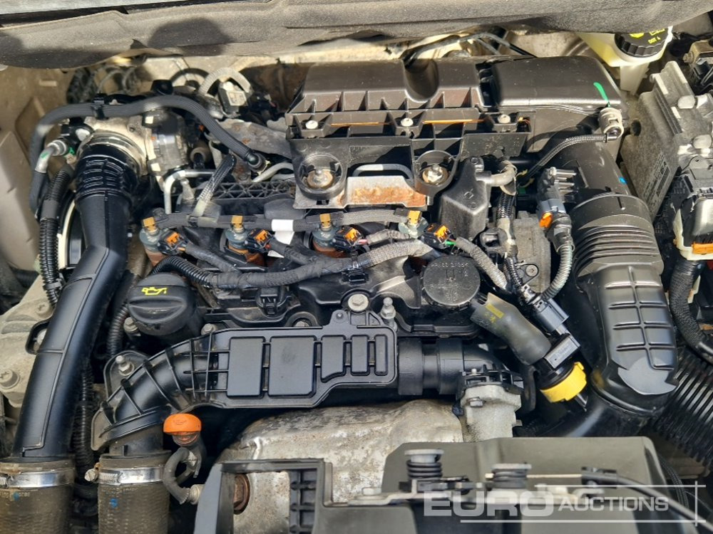 Мало комбе 2021 Peugeot Partner: слика 33