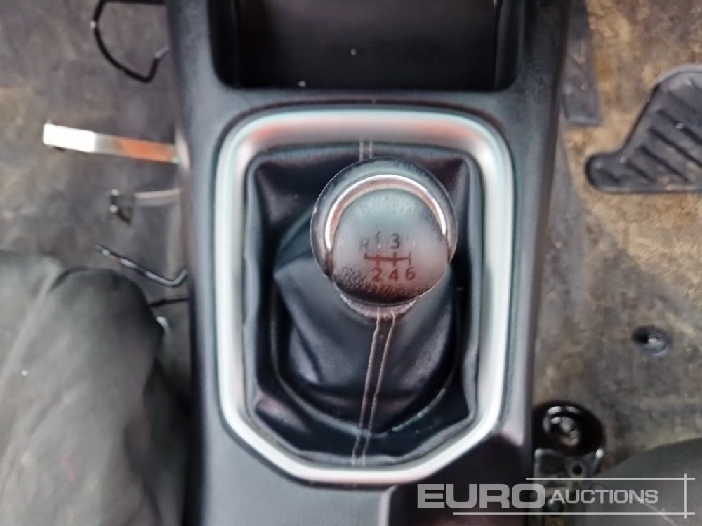 Пикап 2021 Toyota Hilux Icon: слика 44