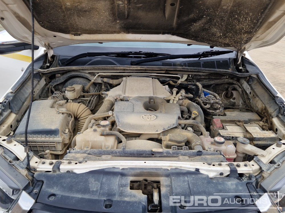 Пикап 2021 Toyota Hilux Icon: слика 13