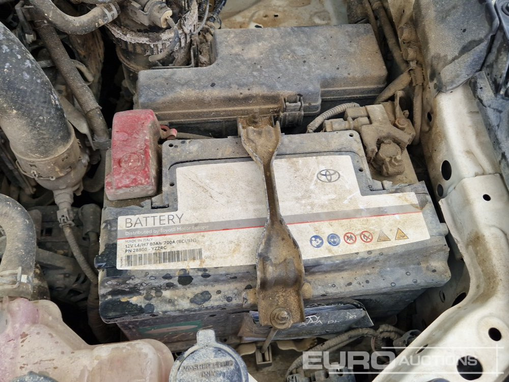 Пикап 2021 Toyota Hilux Icon: слика 20