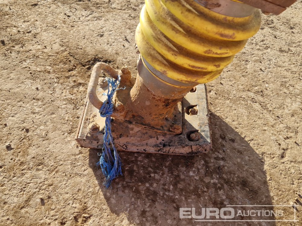 Машина за асфалт 2022 Ammann ATR60C: слика 15