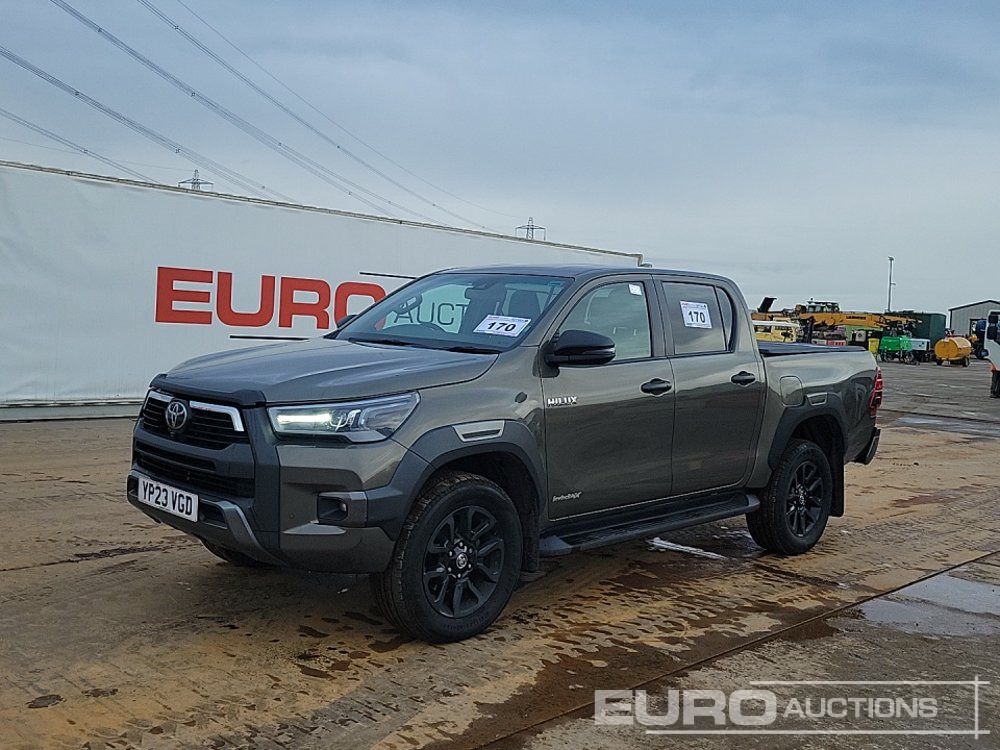 2023 Toyota Hilux Invincible X - Пикап: слика 1 2023 Toyota Hilux Invincible X - Пикап: слика 1