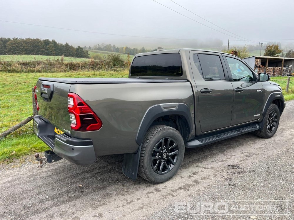 2023 Toyota Hilux Invincible X - Пикап: слика 3 2023 Toyota Hilux Invincible X - Пикап: слика 3