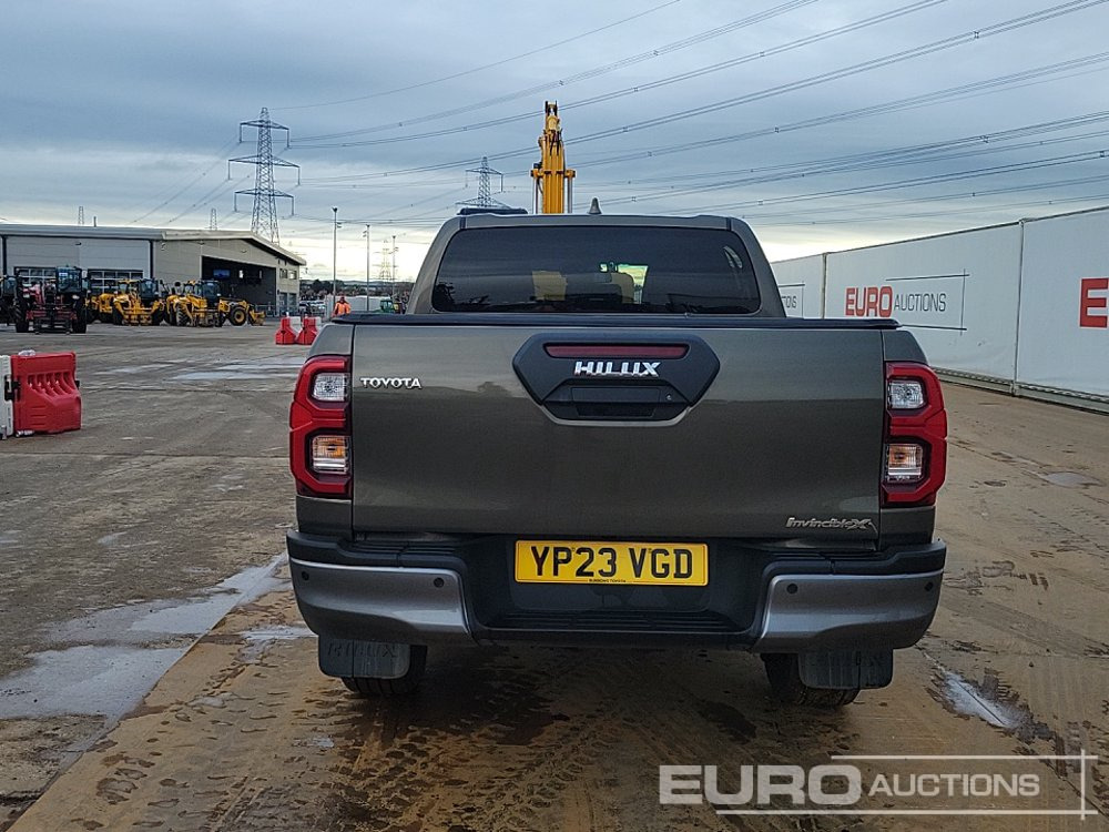 2023 Toyota Hilux Invincible X - Пикап: слика 4 2023 Toyota Hilux Invincible X - Пикап: слика 4