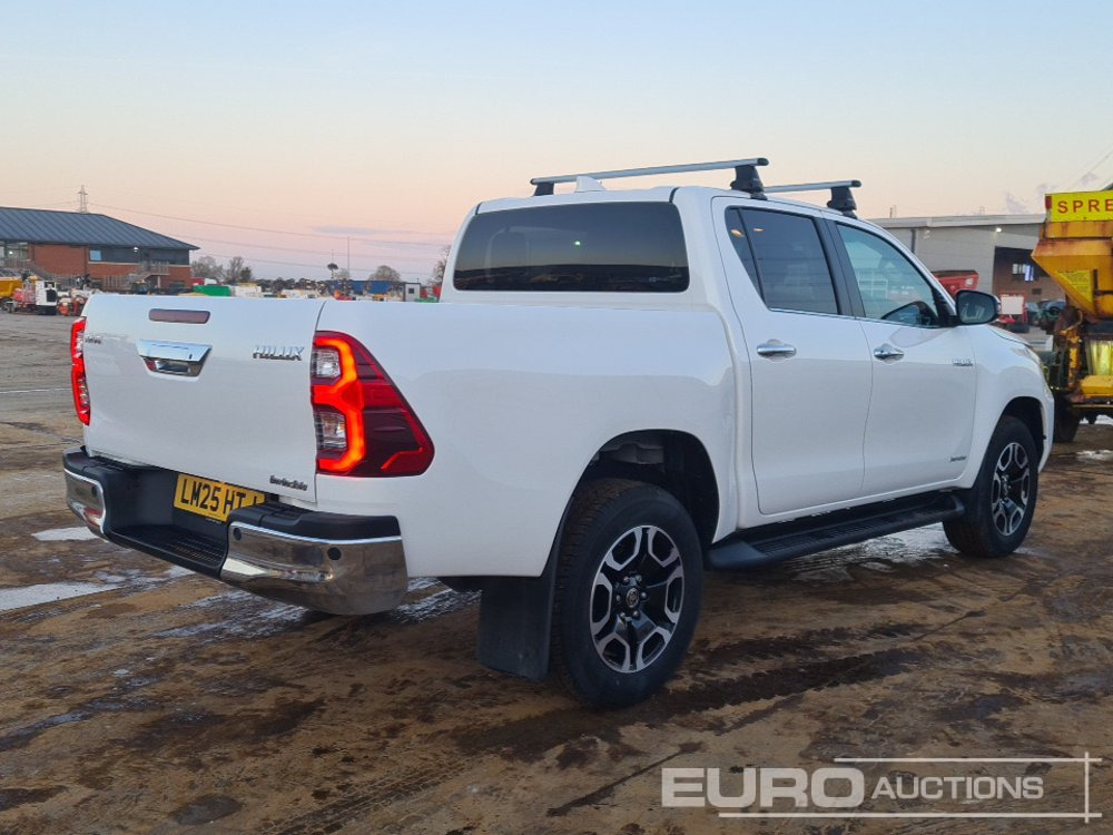 2025 Toyota Hilux Invincible - Пикап: слика 5 2025 Toyota Hilux Invincible - Пикап: слика 5