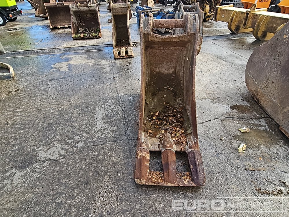 24" Scoop Bucket 80mm Pin to suit 20 Ton Excavator - Корпа: слика 4 24" Scoop Bucket 80mm Pin to suit 20 Ton Excavator - Корпа: слика 4