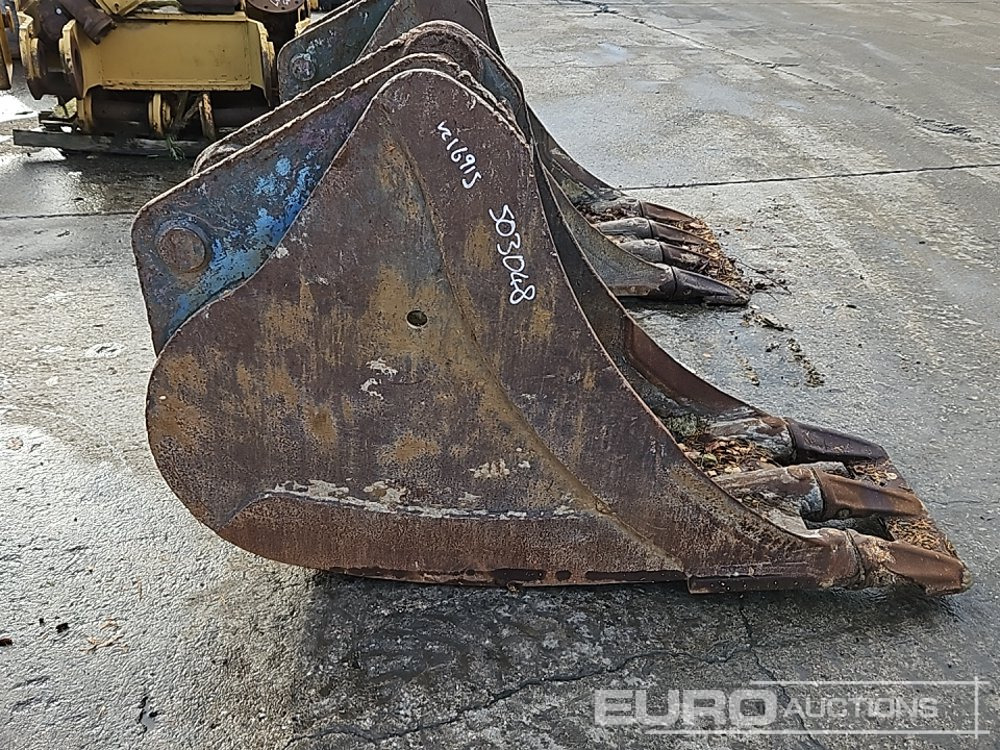 24" Scoop Bucket 80mm Pin to suit 20 Ton Excavator - Корпа: слика 2 24" Scoop Bucket 80mm Pin to suit 20 Ton Excavator - Корпа: слика 2
