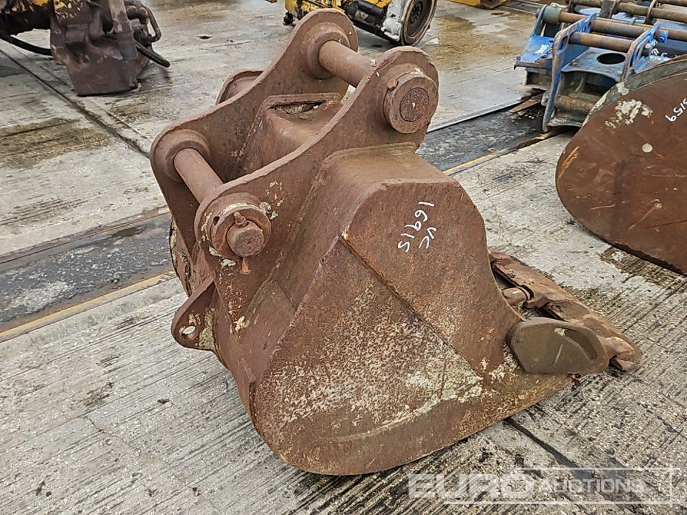 30" Digging Bucket 65mm Pin to suit 13 Ton Excavator - Корпа: слика 1 30" Digging Bucket 65mm Pin to suit 13 Ton Excavator - Корпа: слика 1