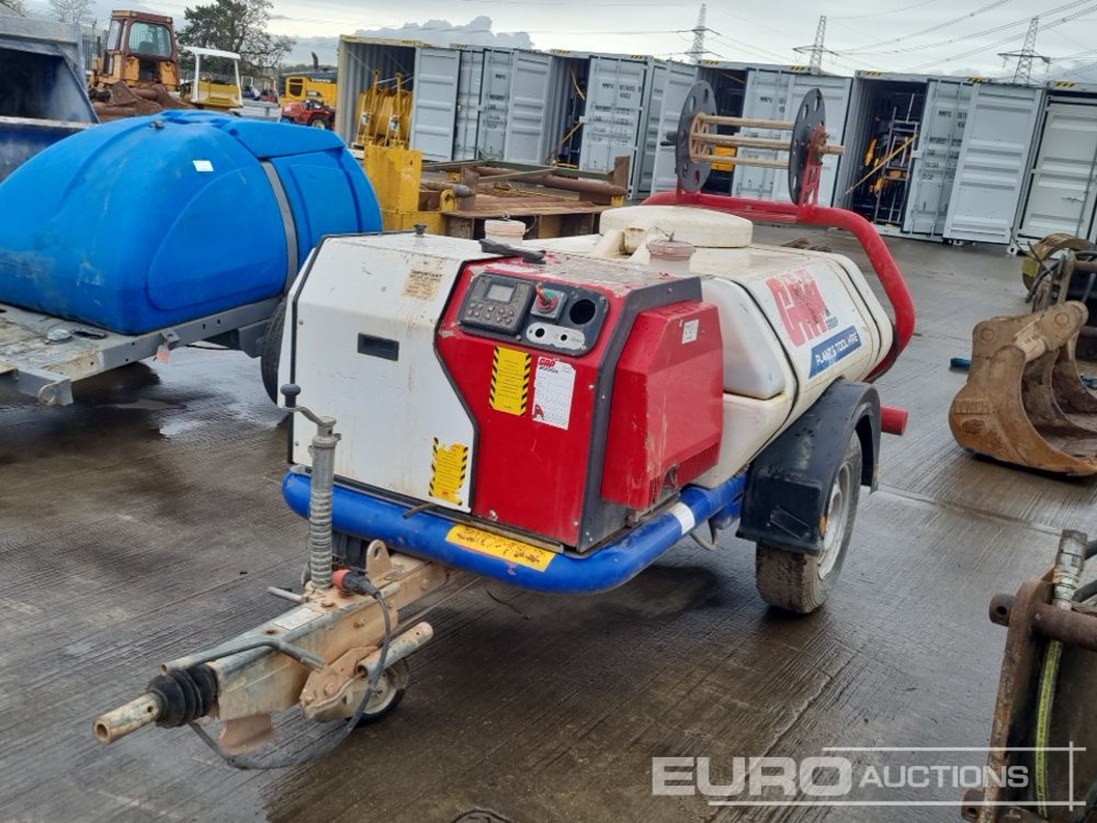 Brendon Powerwashers Single Axle Plastic Water Bowser, Kubota Pressure Washer - Перач под висок притисок: слика 1 Brendon Powerwashers Single Axle Plastic Water Bowser, Kubota Pressure Washer - Перач под висок притисок: слика 1