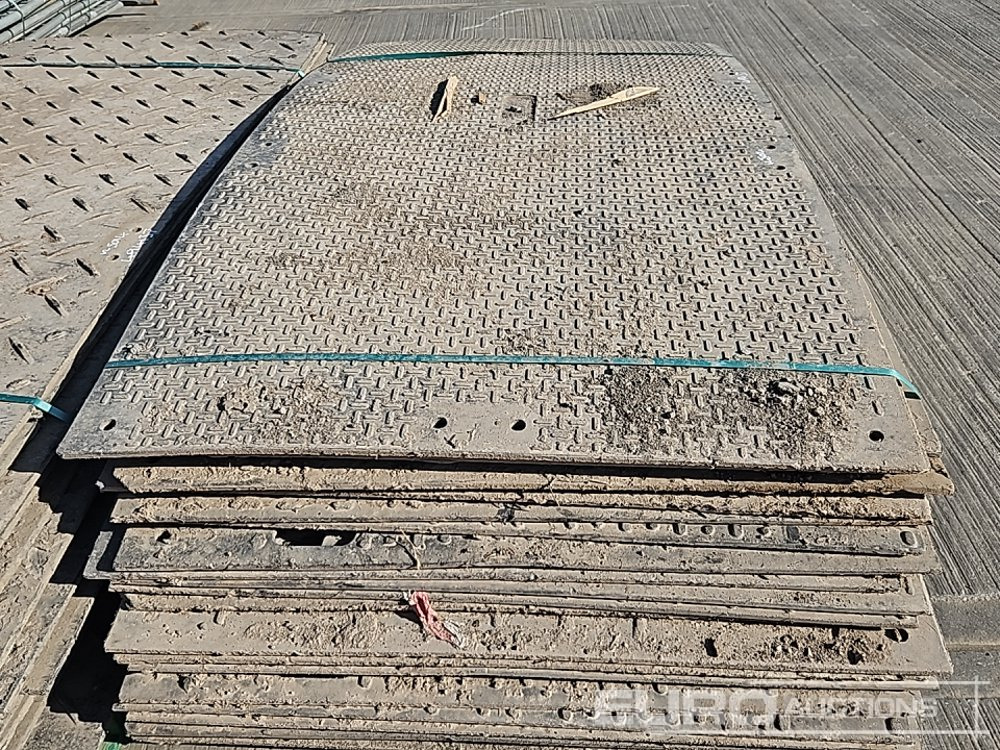 Градежна опрема Bundle of Rubber Mats (3 of), Metal Pedestrian Fencing (2 of), Plastic Pedestrian Fencing (4 of): слика 6