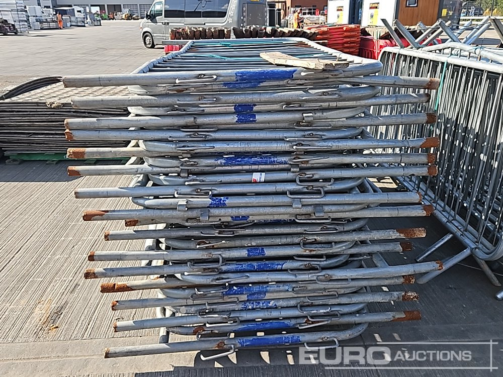 Градежна опрема Bundle of Rubber Mats (3 of), Metal Pedestrian Fencing (2 of), Plastic Pedestrian Fencing (4 of): слика 10