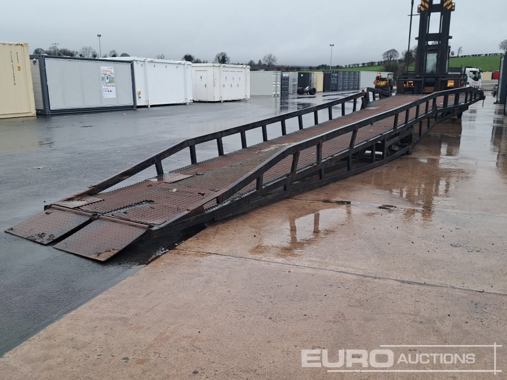 Chase TITAN 10 - Товарна рампа: слика 1 Chase TITAN 10 - Товарна рампа: слика 1