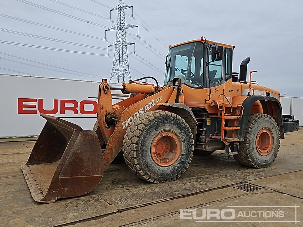 Doosan DL300 - Натоварувач на тркала: слика 1 Doosan DL300 - Натоварувач на тркала: слика 1