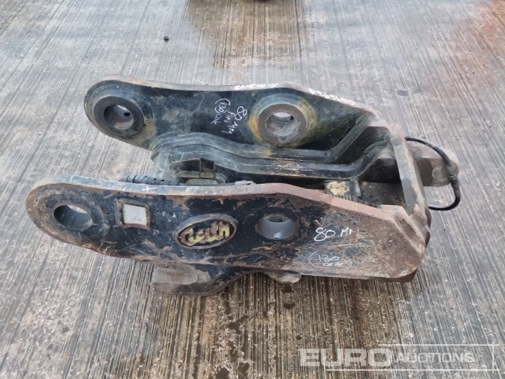 Geith Hydraulic Double Lock Quick Hitch 80mm Pin to suit 20 Ton Excavator - Брза спојка: слика 2 Geith Hydraulic Double Lock Quick Hitch 80mm Pin to suit 20 Ton Excavator - Брза спојка: слика 2