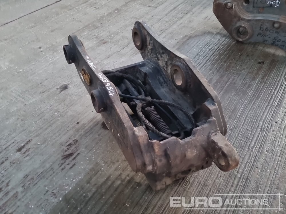 Geith Hydraulic Double Lock Quick Hitch 80mm Pin to suit 20 Ton Excavator - Брза спојка: слика 3 Geith Hydraulic Double Lock Quick Hitch 80mm Pin to suit 20 Ton Excavator - Брза спојка: слика 3