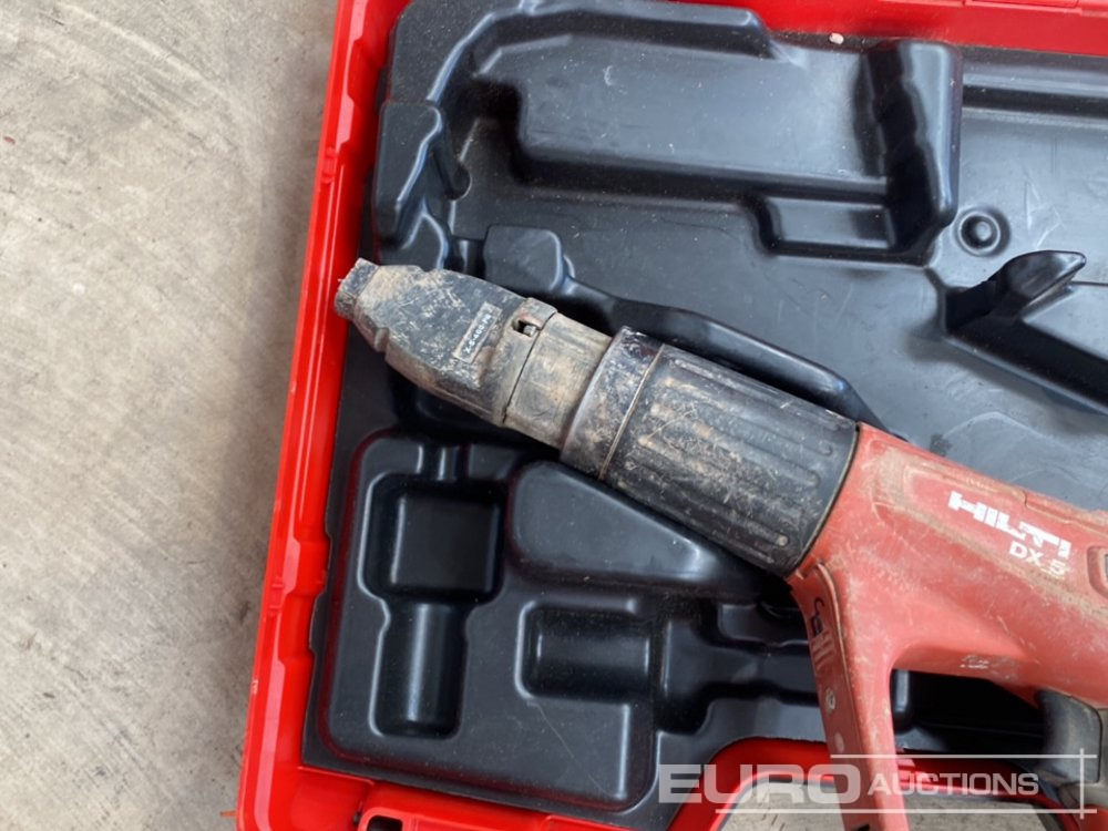 Hilti DX5 Nail Gun (Body & Case Only) - Градежна опрема: слика 5 Hilti DX5 Nail Gun (Body & Case Only) - Градежна опрема: слика 5