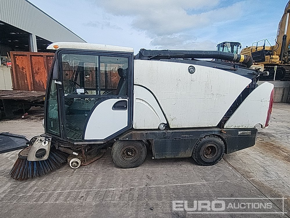 Johnston Sweeper 4x2 Road Sweeper - Возило за метење: слика 2 Johnston Sweeper 4x2 Road Sweeper - Возило за метење: слика 2