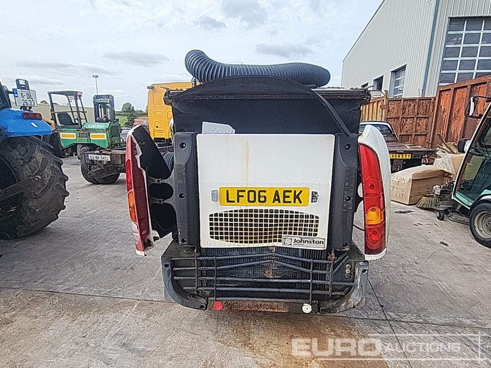 Johnston Sweeper 4x2 Road Sweeper - Возило за метење: слика 4 Johnston Sweeper 4x2 Road Sweeper - Возило за метење: слика 4