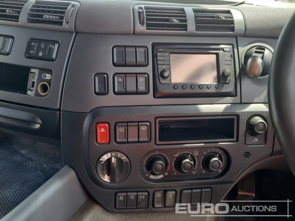 Камион влекач 2015 DAF CF460: слика 29