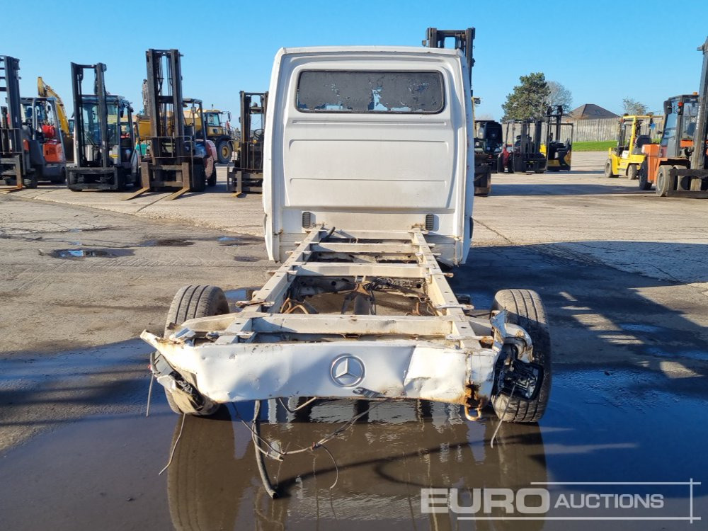 2007 Mercedes 4x2 Chassis Cab (Non Runner) - Комбе: слика 4 2007 Mercedes 4x2 Chassis Cab (Non Runner) - Комбе: слика 4