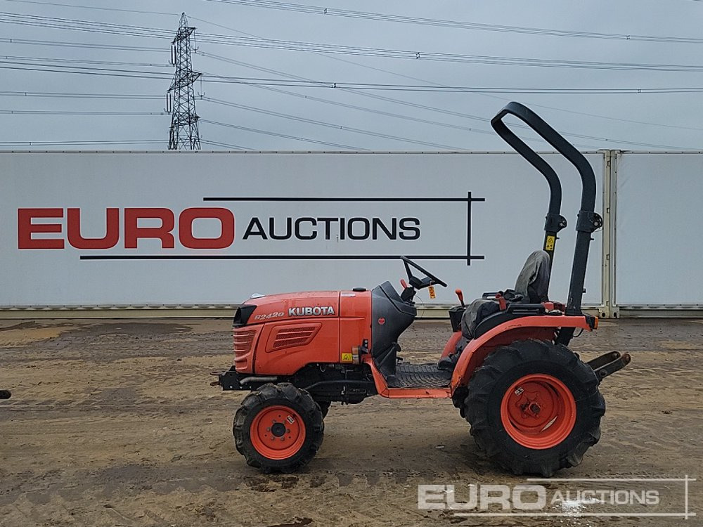 Kubota B2420 - Мини трактор: слика 2 Kubota B2420 - Мини трактор: слика 2