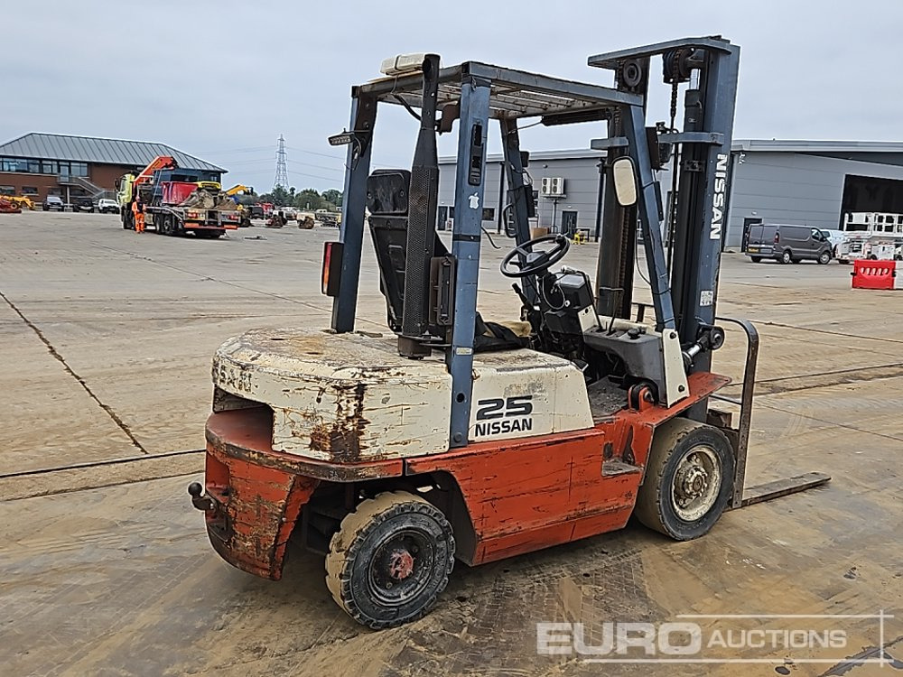 Nissan 25 - Вилушкар: слика 5 Nissan 25 - Вилушкар: слика 5
