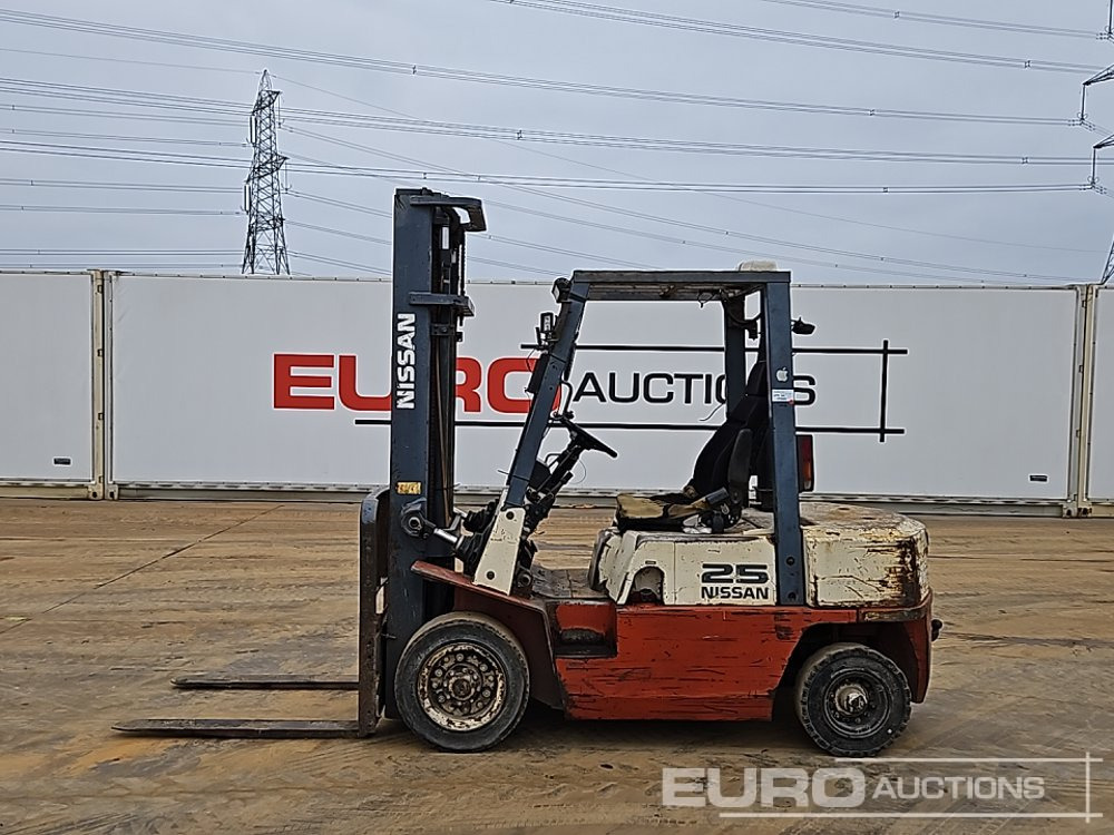 Nissan 25 - Вилушкар: слика 2 Nissan 25 - Вилушкар: слика 2