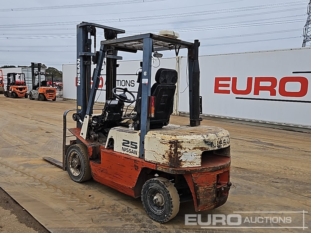 Nissan 25 - Вилушкар: слика 3 Nissan 25 - Вилушкар: слика 3
