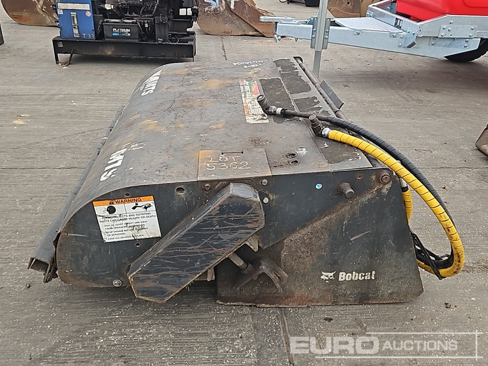 2014 Bobcat 60 SWEEPER - Опрема за ракување со материјали: слика 2 2014 Bobcat 60 SWEEPER - Опрема за ракување со материјали: слика 2