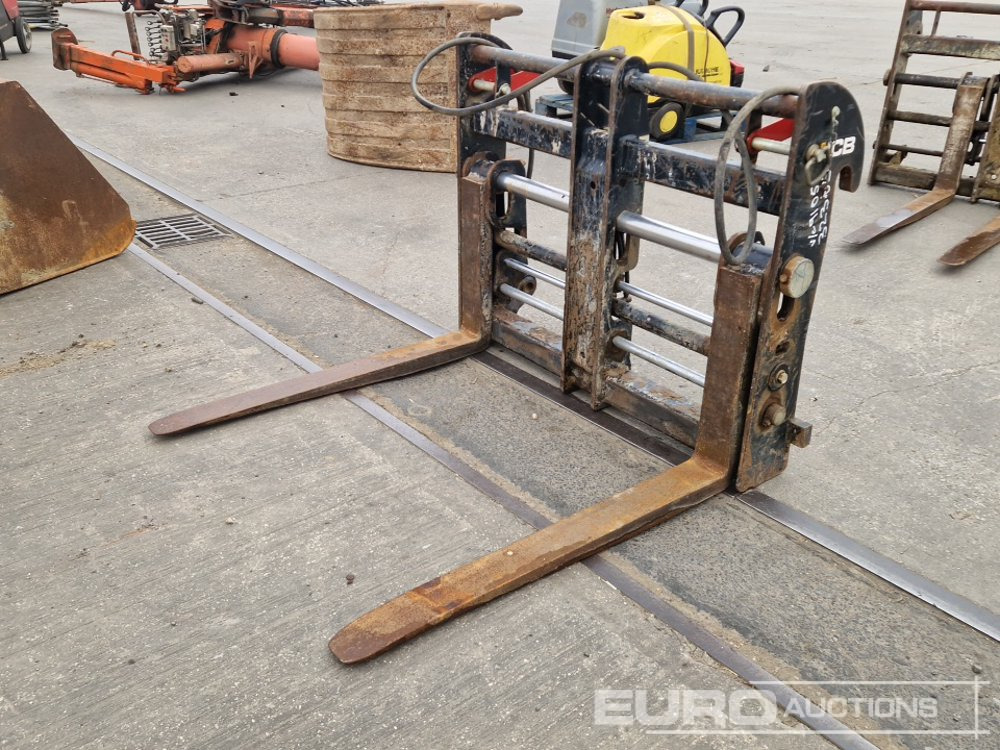 2021 JCB Hydraulic Fork Positioner to JCB Telehandler - Опрема за ракување со материјали: слика 1 2021 JCB Hydraulic Fork Positioner to JCB Telehandler - Опрема за ракување со материјали: слика 1