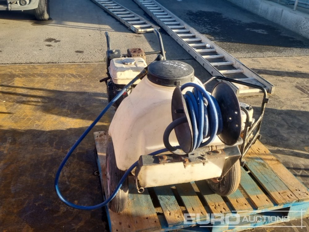 Plastic Water Bowser, Honda Pressure Washer - Перач под висок притисок: слика 4 Plastic Water Bowser, Honda Pressure Washer - Перач под висок притисок: слика 4
