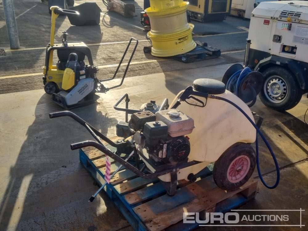 Plastic Water Bowser, Honda Pressure Washer - Перач под висок притисок: слика 1 Plastic Water Bowser, Honda Pressure Washer - Перач под висок притисок: слика 1