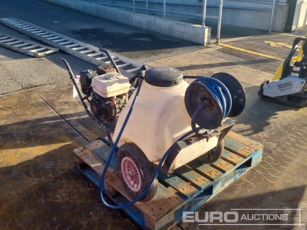 Plastic Water Bowser, Honda Pressure Washer - Перач под висок притисок: слика 3 Plastic Water Bowser, Honda Pressure Washer - Перач под висок притисок: слика 3
