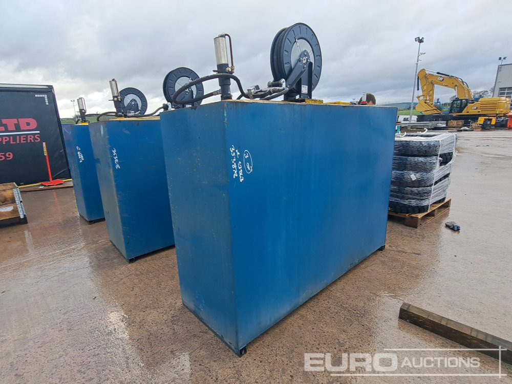 Steel Tank, Retractable Hose (3 of) - Резервоар за складирање: слика 4 Steel Tank, Retractable Hose (3 of) - Резервоар за складирање: слика 4