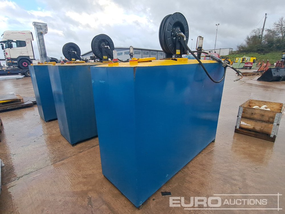 Steel Tank, Retractable Hose (3 of) - Резервоар за складирање: слика 2 Steel Tank, Retractable Hose (3 of) - Резервоар за складирање: слика 2