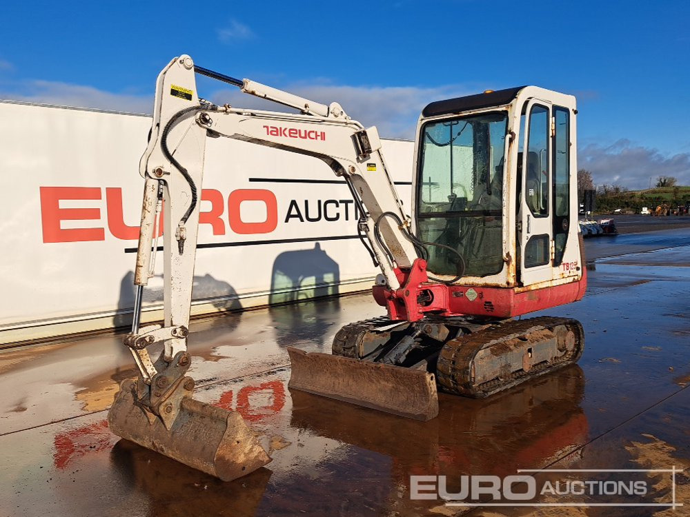 Takeuchi TB125 - Мини багер: слика 1 Takeuchi TB125 - Мини багер: слика 1