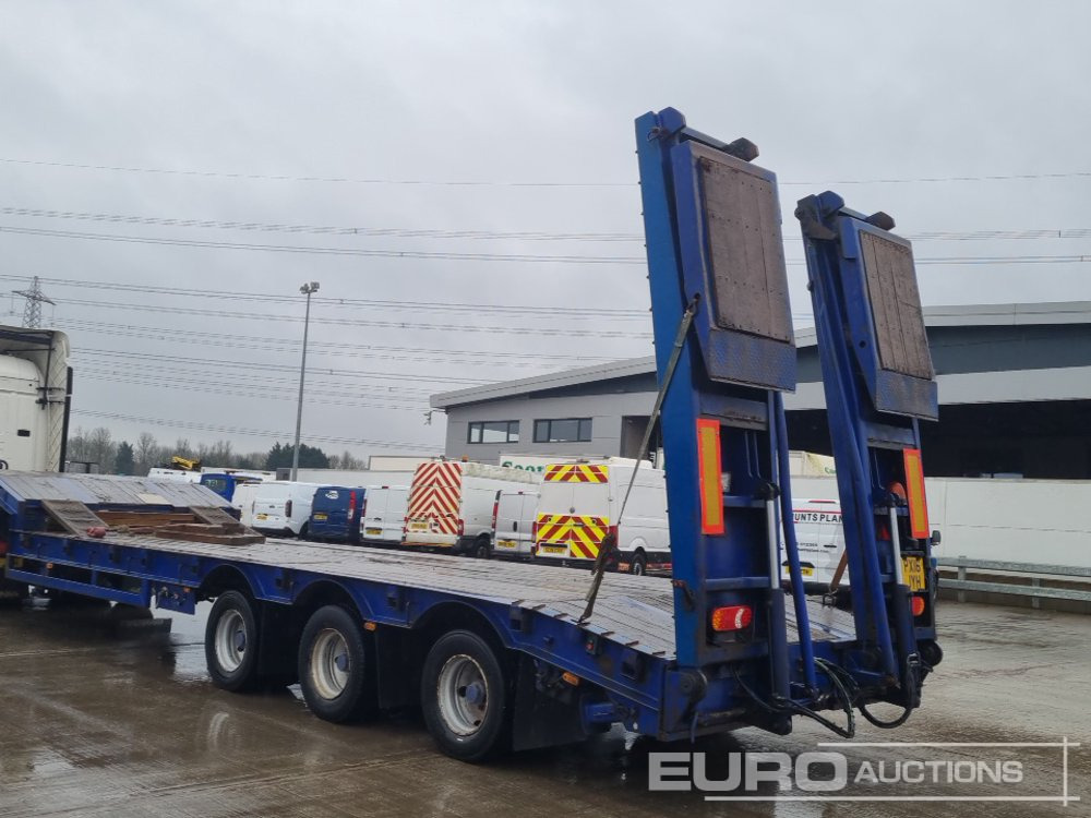 Tirsan Tri Axle Step Frame Low Loader Trailer, Neck Ramps, Out Riggers, Hydraulic Flip Toe Ramps - Полуприколка за низок утовар: слика 3 Tirsan Tri Axle Step Frame Low Loader Trailer, Neck Ramps, Out Riggers, Hydraulic Flip Toe Ramps - Полуприколка за низок утовар: слика 3