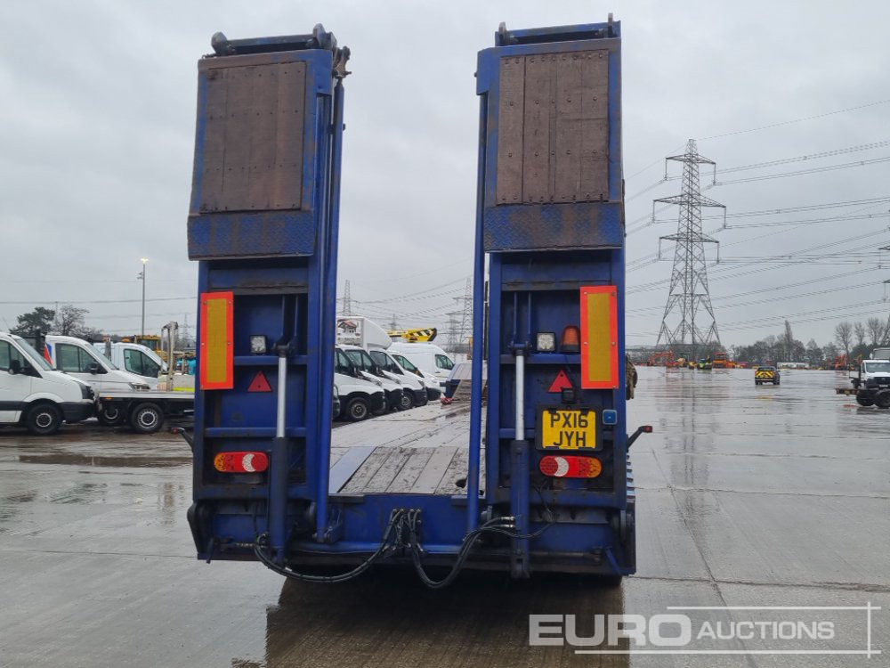 Tirsan Tri Axle Step Frame Low Loader Trailer, Neck Ramps, Out Riggers, Hydraulic Flip Toe Ramps - Полуприколка за низок утовар: слика 4 Tirsan Tri Axle Step Frame Low Loader Trailer, Neck Ramps, Out Riggers, Hydraulic Flip Toe Ramps - Полуприколка за низок утовар: слика 4