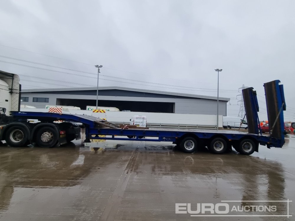 Tirsan Tri Axle Step Frame Low Loader Trailer, Neck Ramps, Out Riggers, Hydraulic Flip Toe Ramps - Полуприколка за низок утовар: слика 2 Tirsan Tri Axle Step Frame Low Loader Trailer, Neck Ramps, Out Riggers, Hydraulic Flip Toe Ramps - Полуприколка за низок утовар: слика 2