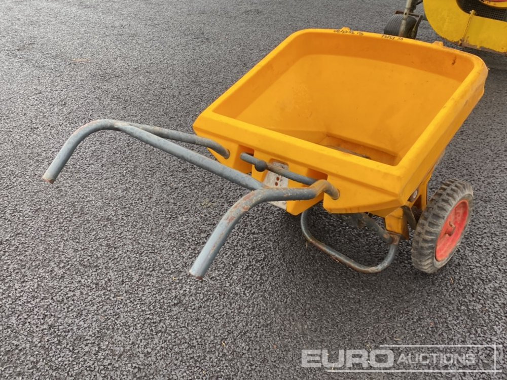 Turbo Cast 300 Pedestrian Salter - Градежна опрема: слика 3 Turbo Cast 300 Pedestrian Salter - Градежна опрема: слика 3