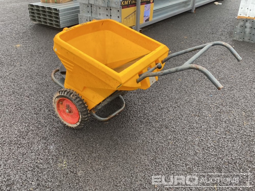Turbo Cast 300 Pedestrian Salter - Градежна опрема: слика 2 Turbo Cast 300 Pedestrian Salter - Градежна опрема: слика 2
