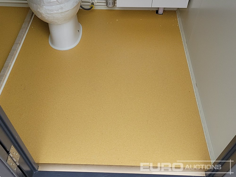 Товарен контејнер Unused 2025 220V Portable Toilets, Shower (Cannot Be Reconsigned): слика 23