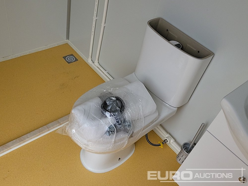 Товарен контејнер Unused 2025 220V Portable Toilets, Shower (Cannot Be Reconsigned): слика 18