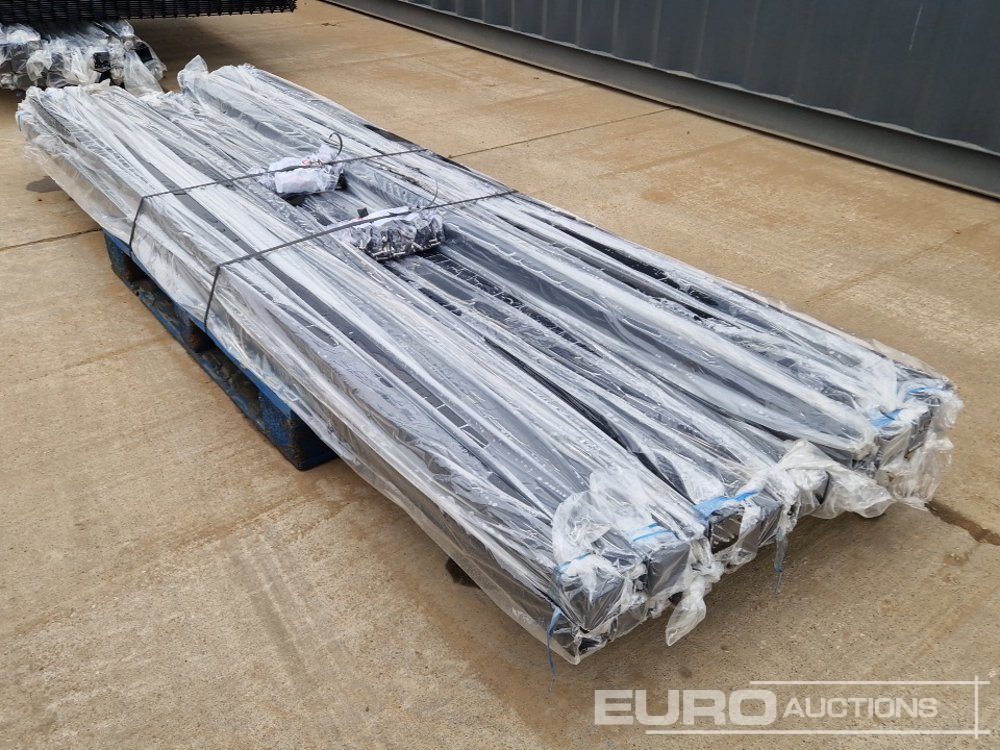 Градежна опрема Unused Galvanised & Powder Coated Heavy Duty (5mm) Wire Mesh Fencing, 25 x H2.4m x W2.2m Panels, 26 x 60mm x 60mm x3m Posts, with Fittings (Black): слика 15