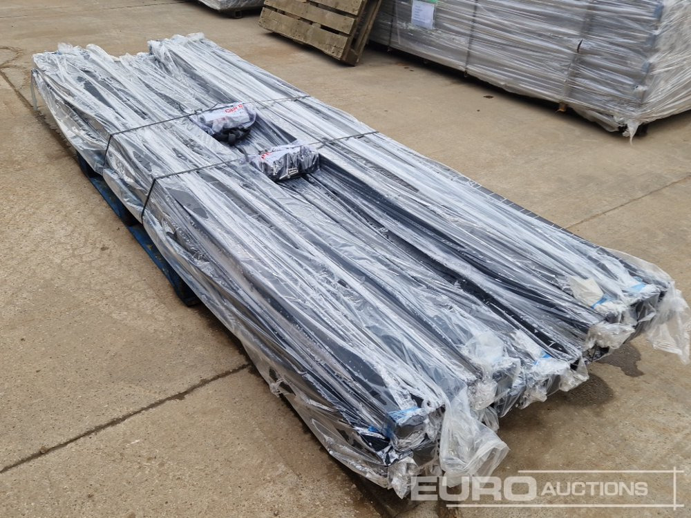 Градежна опрема Unused Galvanised & Powder Coated Heavy Duty (5mm) Wire Mesh Fencing, 25 x H2.4m x W2.2m Panels, 26 x 60mm x 60mm x3m Posts, with Fittings (Black): слика 13